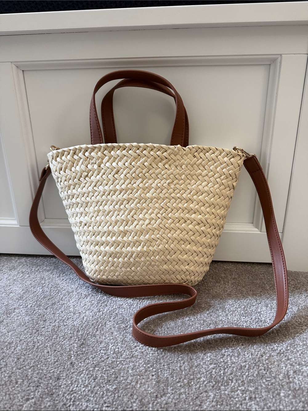 Loft Woven Straw  HandBag with Brown Leather Straps NWT
